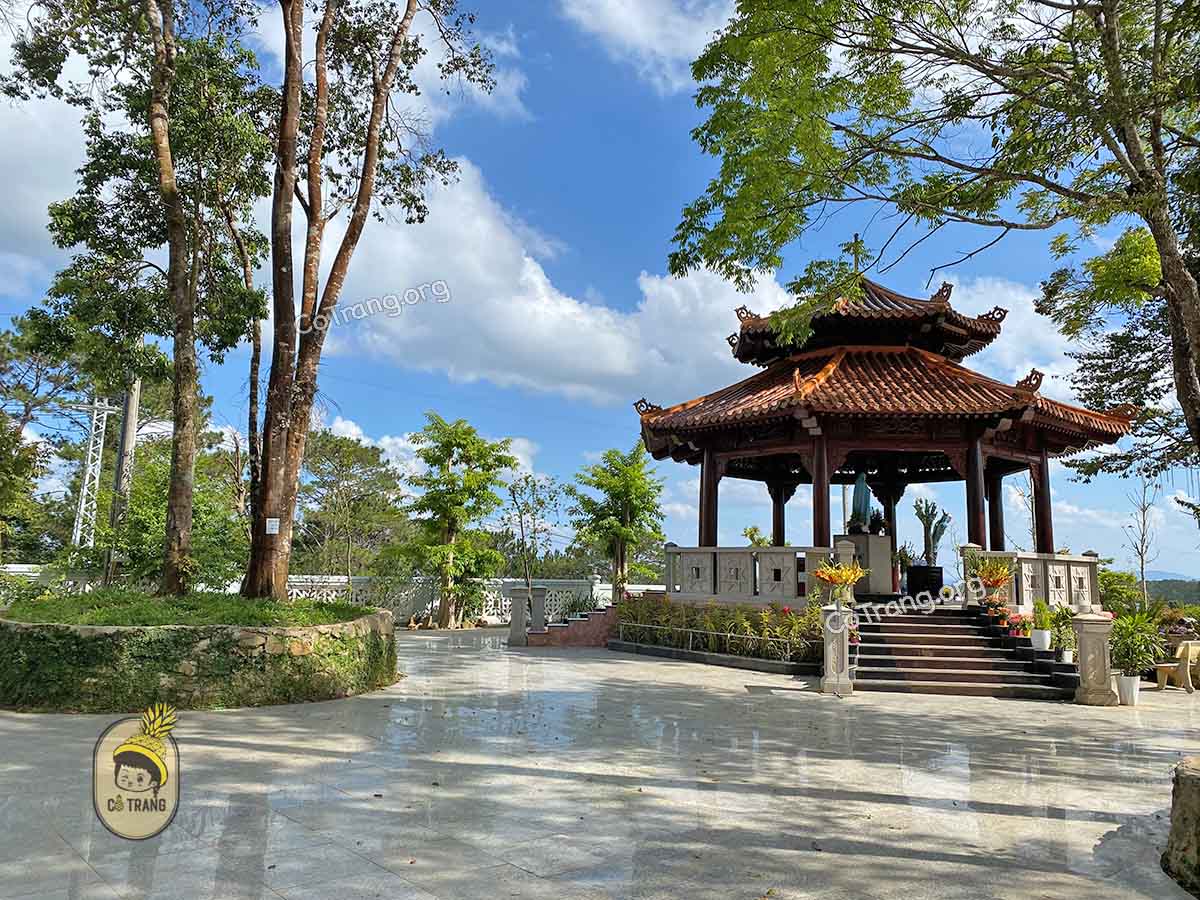 tượng đức mẹ măng đen