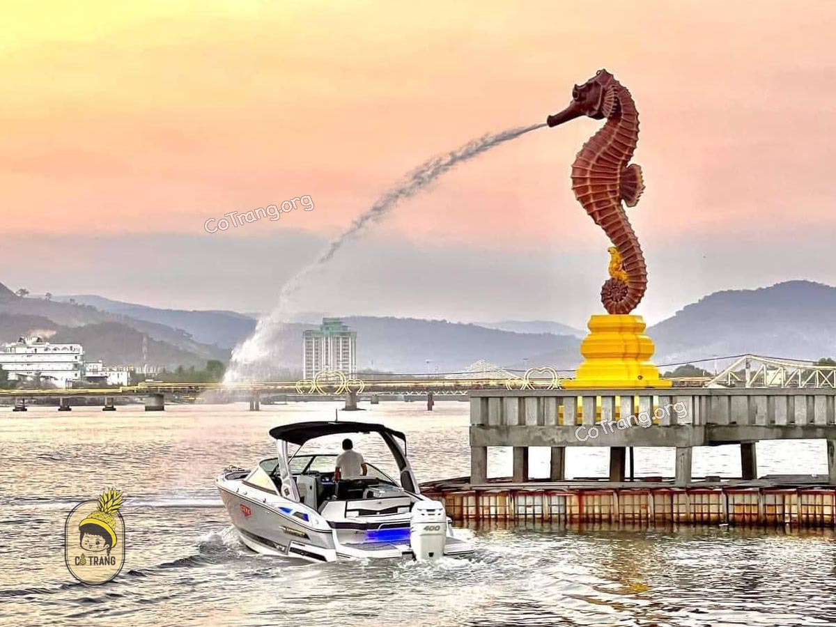 Đài phun nước cá ngựa tại Kampot, Campuchia