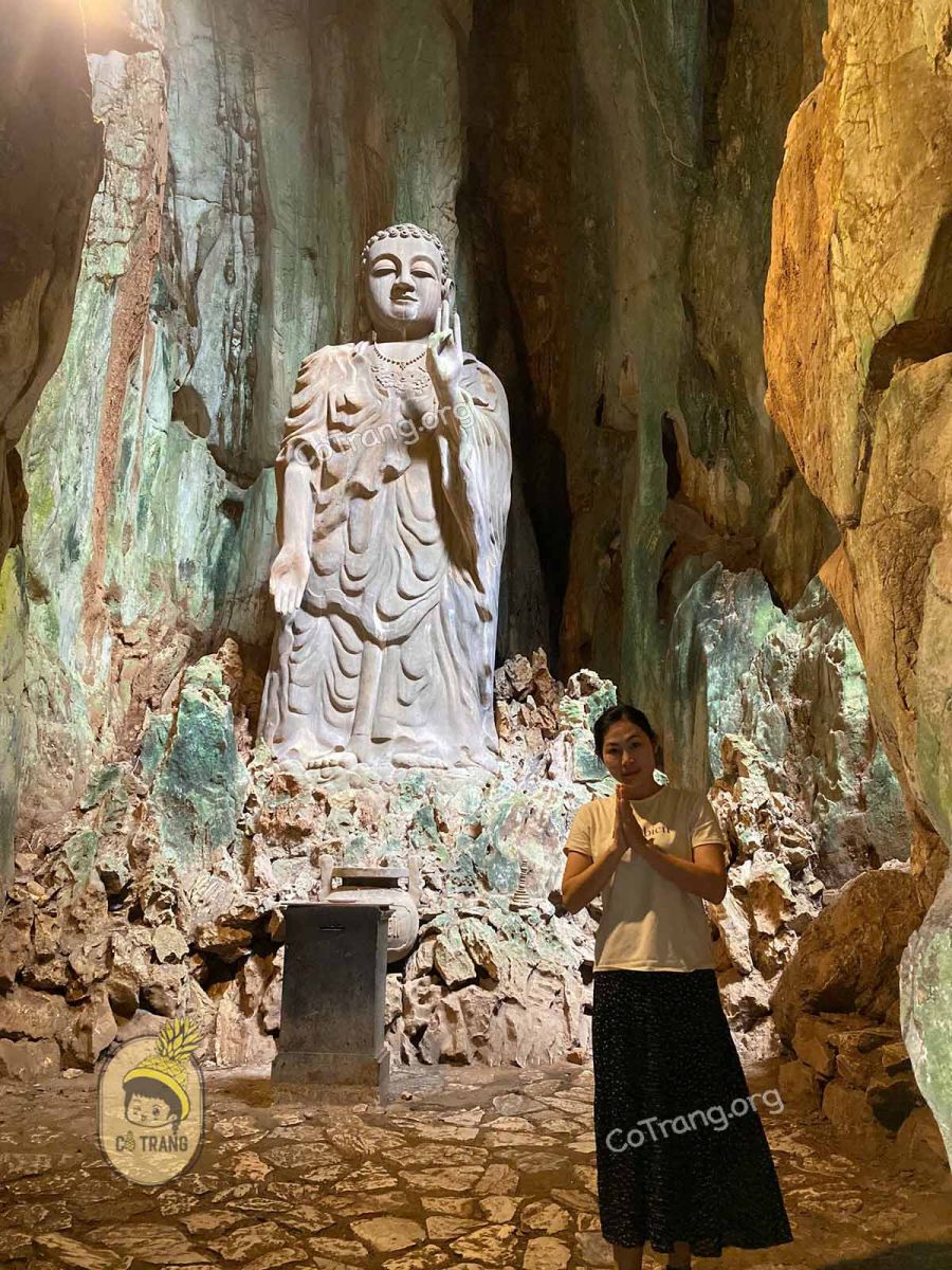 động tàng chơn tại danh thắng ngũ hành sơn