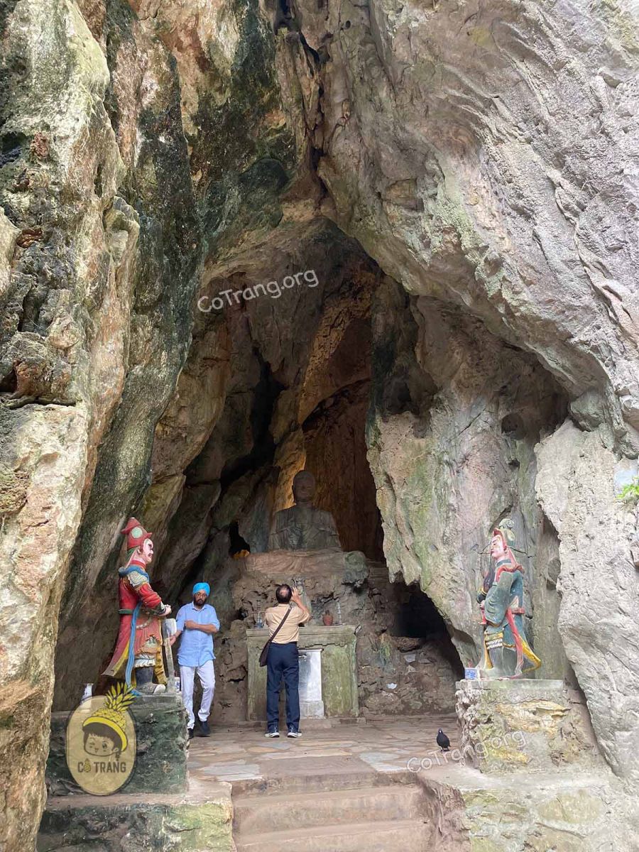 động tàng chơn tại danh thắng ngũ hành sơn