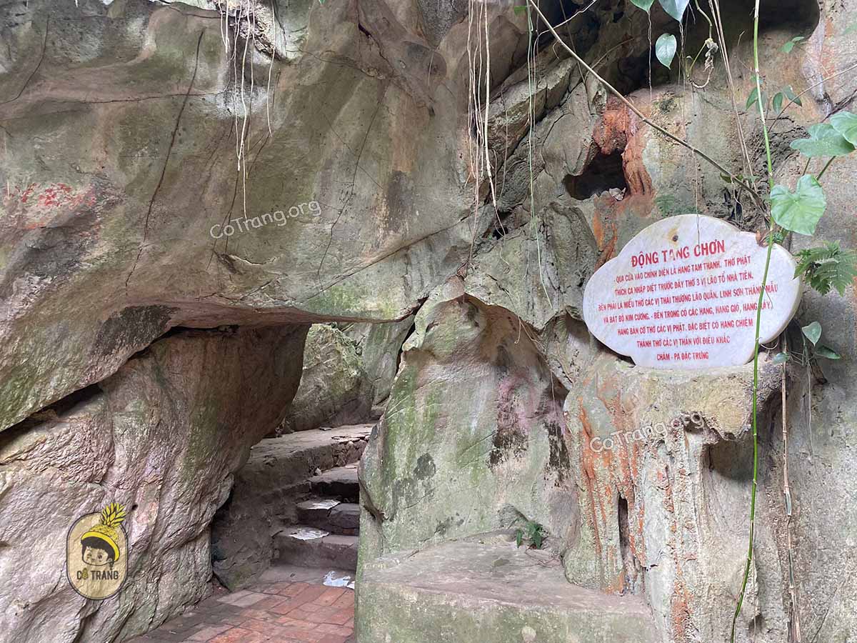 động tàng chơn tại danh thắng ngũ hành sơn