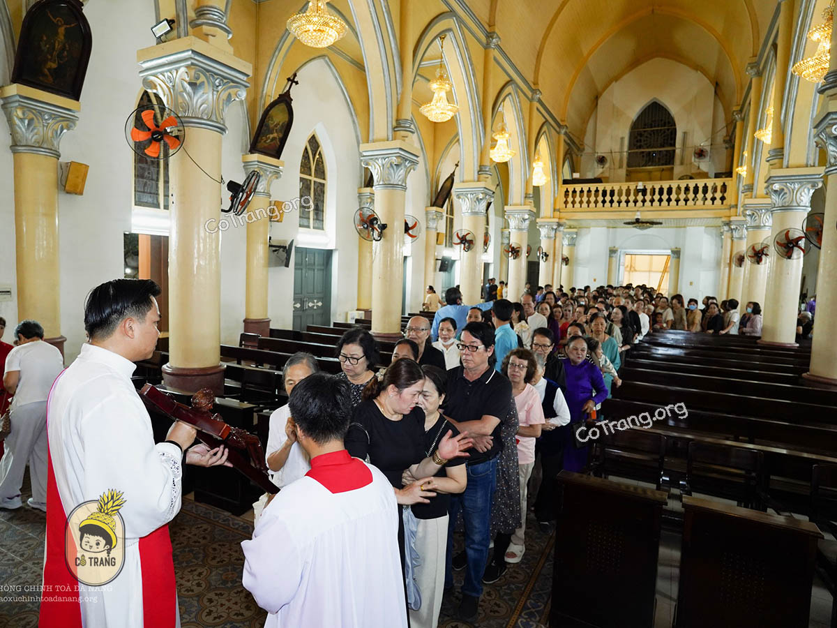 nhà thờ con gà đà nẵng