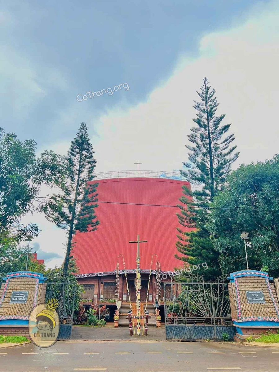 Nhà Thờ Pleichuet - Gia Lai (ảnh sưu tầm)