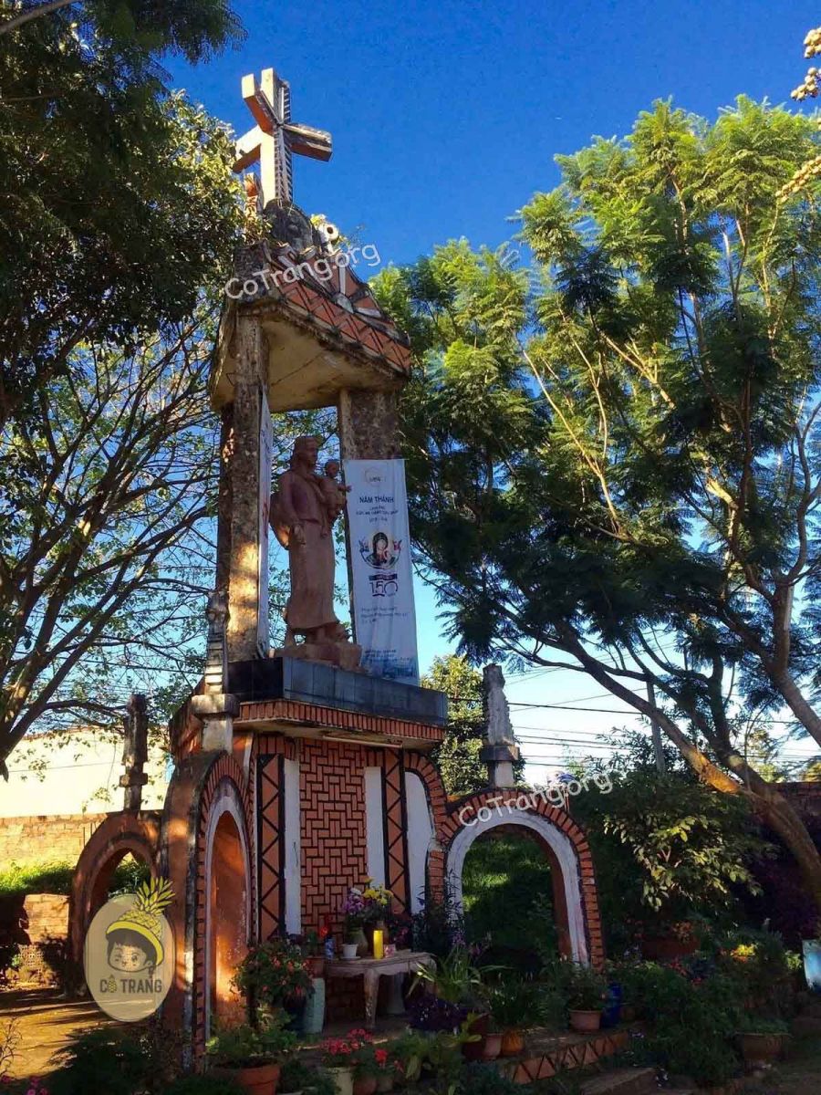 Nhà Thờ Pleichuet - Gia Lai (ảnh sưu tầm)