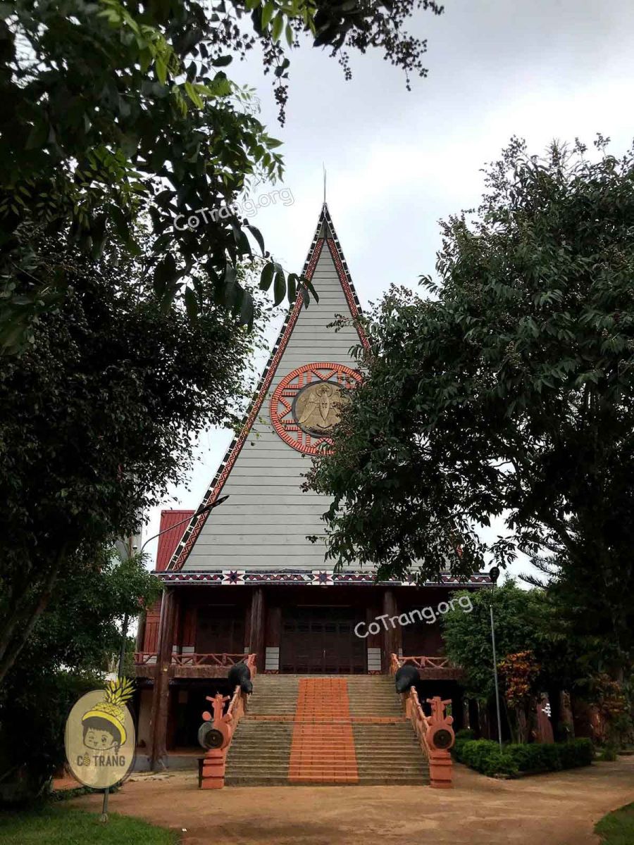 Nhà Thờ Pleichuet - Gia Lai (ảnh sưu tầm)