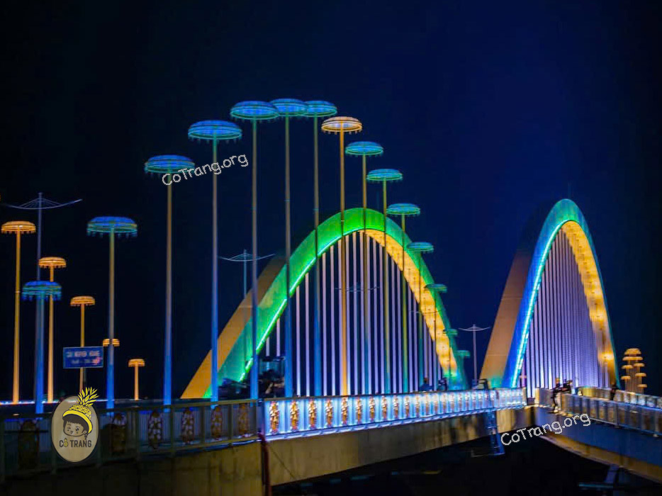 cầu nguyễn hoàng huế