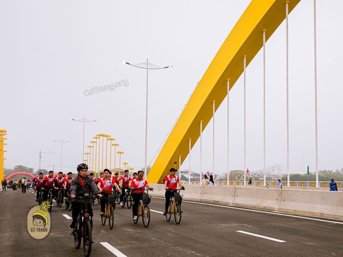 cầu nguyễn hoàng huế