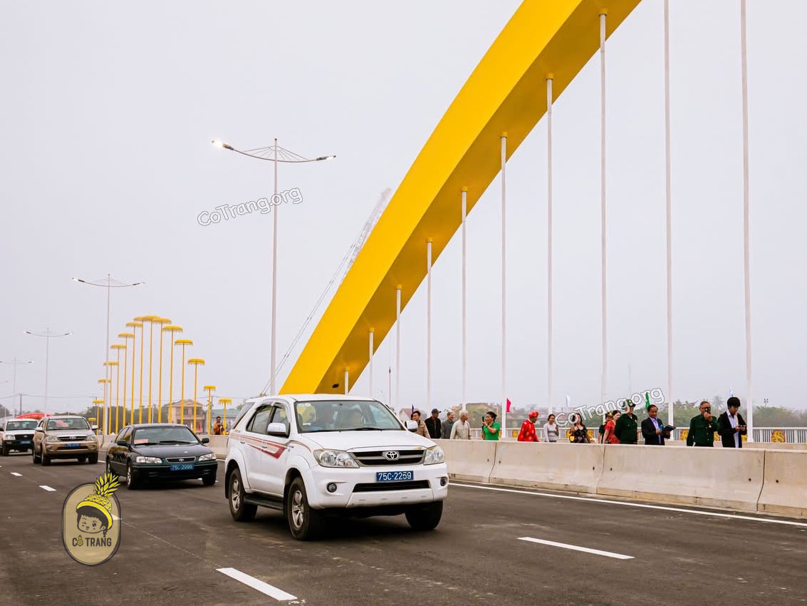 cầu nguyễn hoàng huế