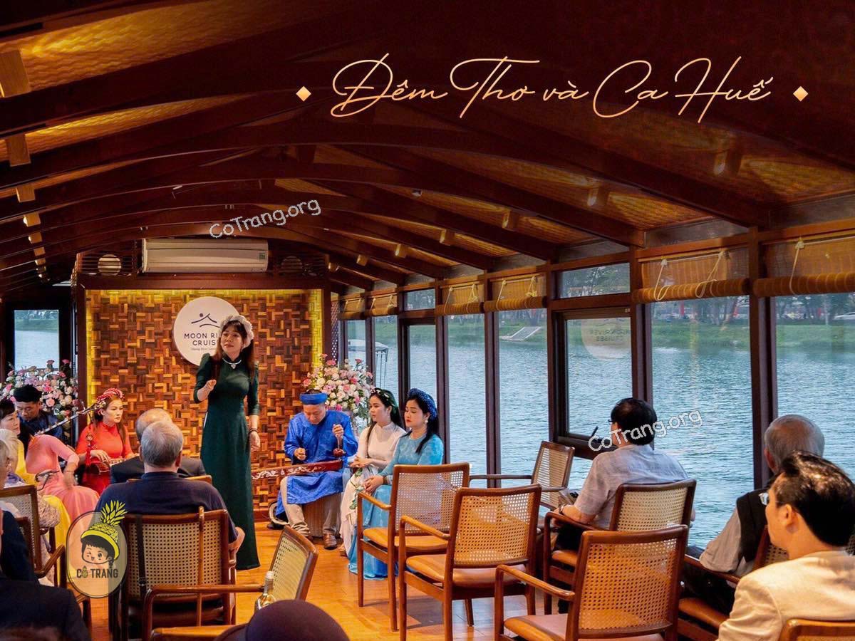 du thuyền trên sông hương