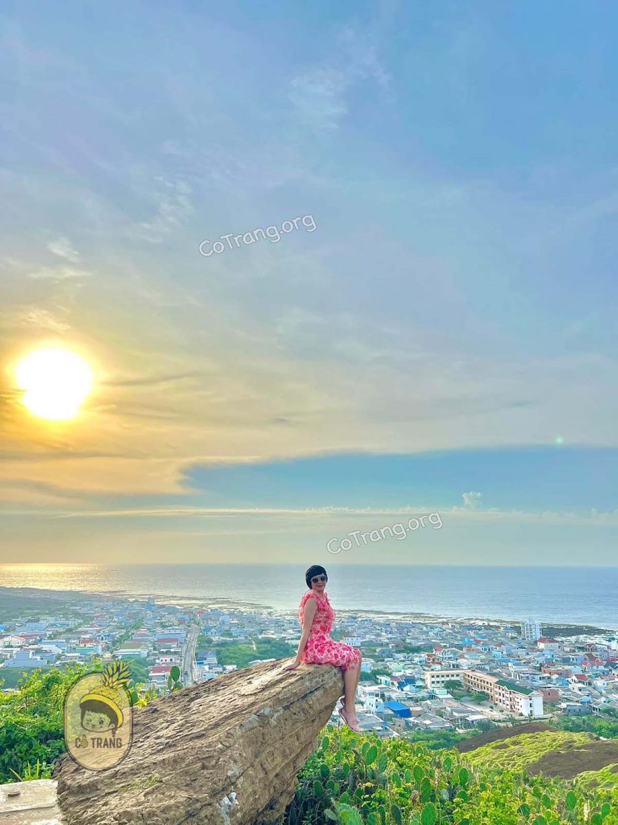 Núi Cao Cát - Phú Quý ( Ảnh sưu tầm)