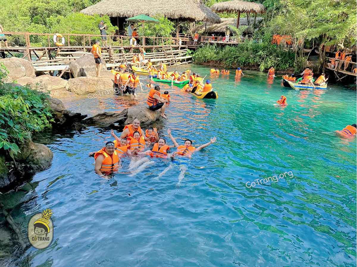 suối nước moọc quảng bình, mooc spring