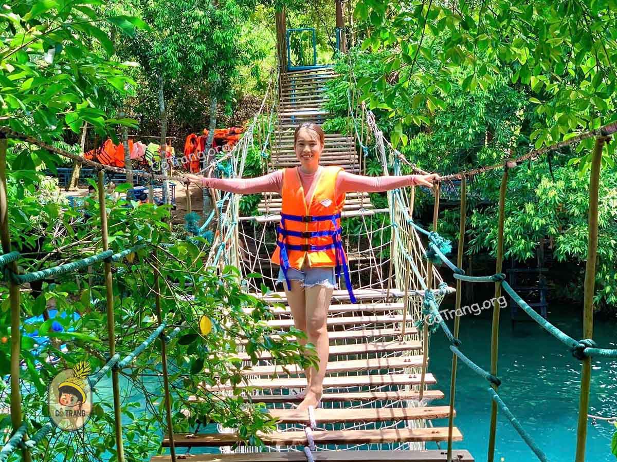 suối nước moọc quảng bình, mooc spring