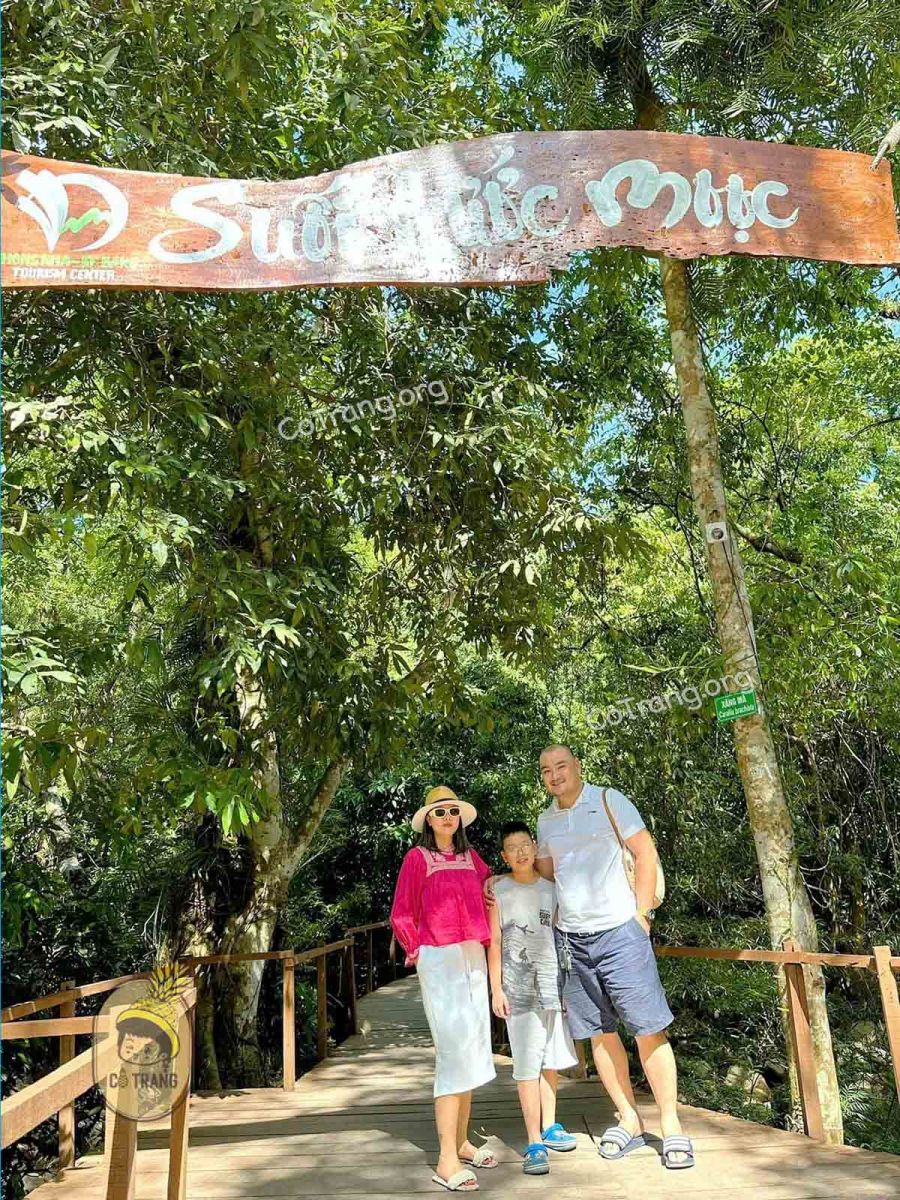 suối nước moọc quảng bình, mooc spring