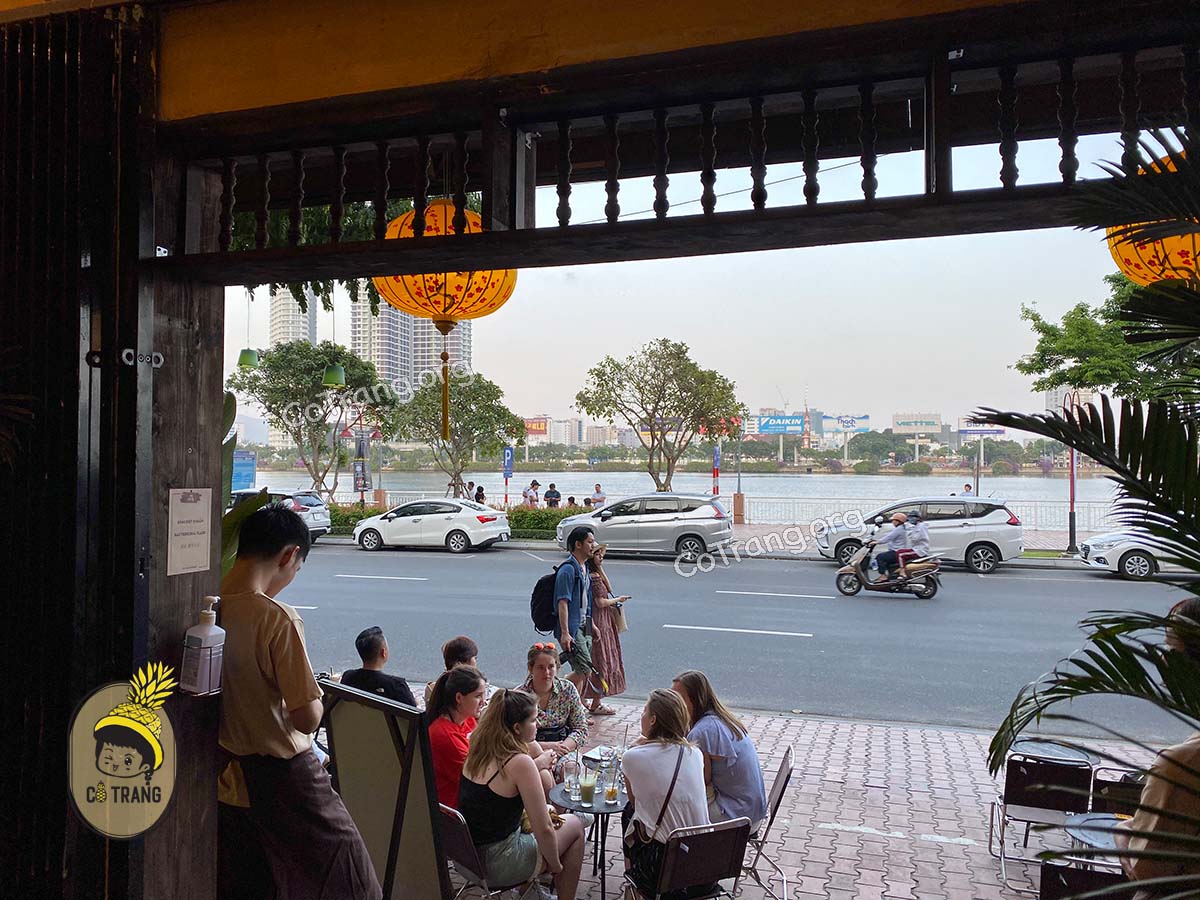 Út Tịch Cafe - 102 Bạch Đằng, Đà Nẵng